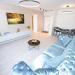 Apartment Celeste - Exclusive One Bedroom Bucharest
